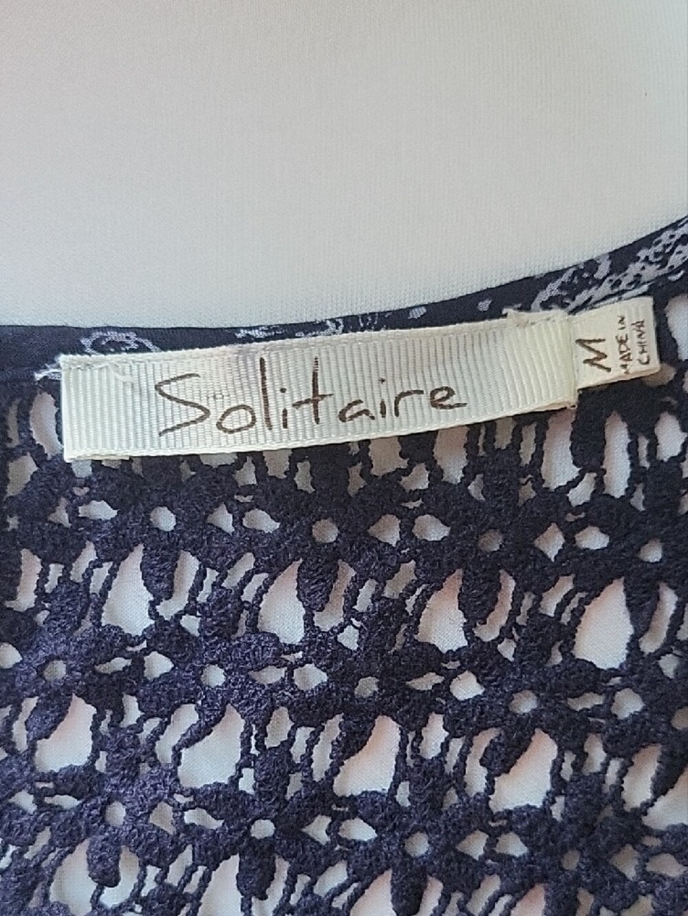 Solitaire Navy & White Printed Crochet Yoke Long Sleeve Top Women's Medium - Picture 11 of 16